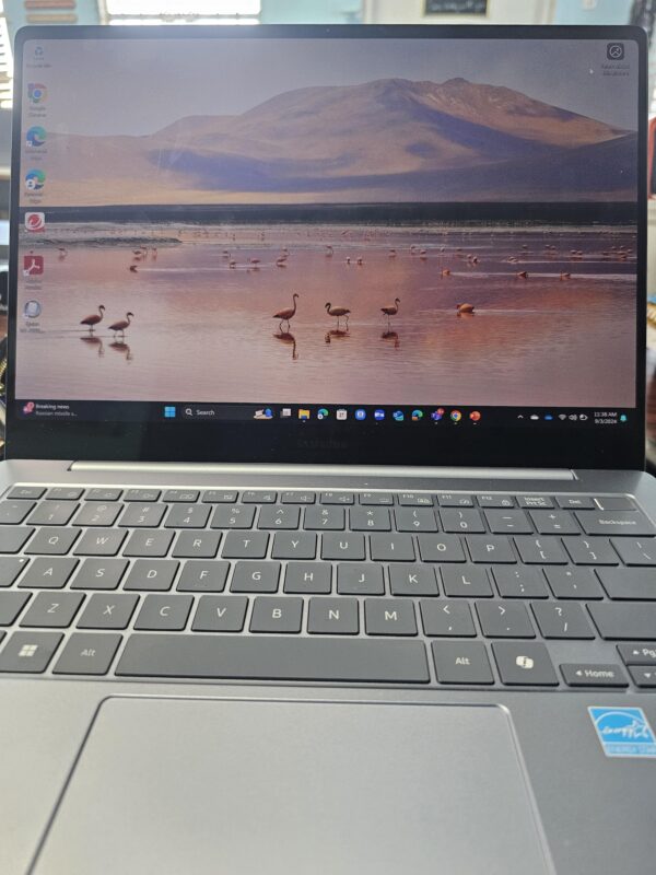 Samsung - Galaxy Book4 Edge - Copilot+ PC - 14" AMOLED Touch-Screen - Image 11