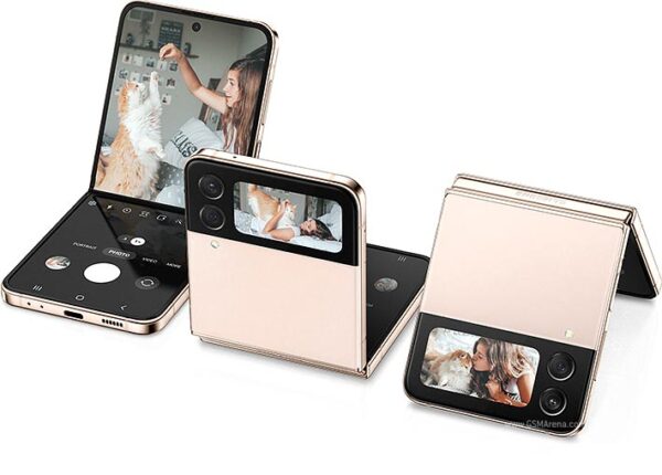 Galaxy Z Flip4 (Unlocked) - Image 4